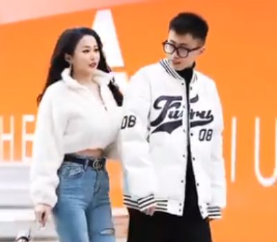 Echo Yue along with a male companion spoted walking on the road.